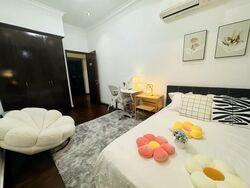 Kew Vale (D16), Terrace #497017611